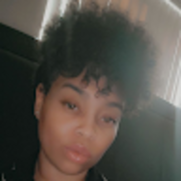 Profile Picture of Jennifer Goodwin (@nikebabe2321) on Poshmark