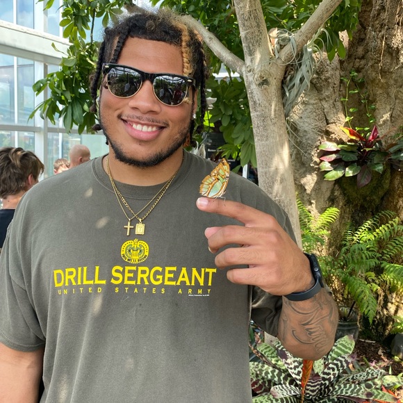 Profile Picture of Joshua Rubio (@joshrubioo) on Poshmark