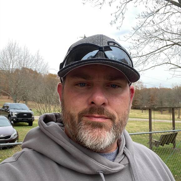 Profile Picture of Steven Gammill (@stevengammill) on Poshmark