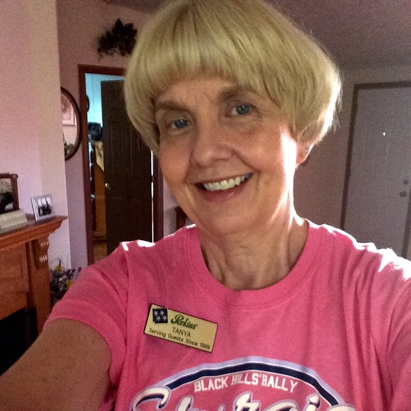 Profile Picture of Tanya Kocmich (@tanyajillkoc) on Poshmark