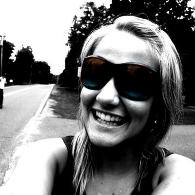 Profile Picture of Daniella Becker (@playwithD) on Twitter