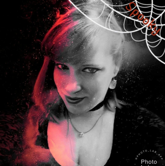 Profile Picture of Karen Panebianco (@micax13) on Poshmark