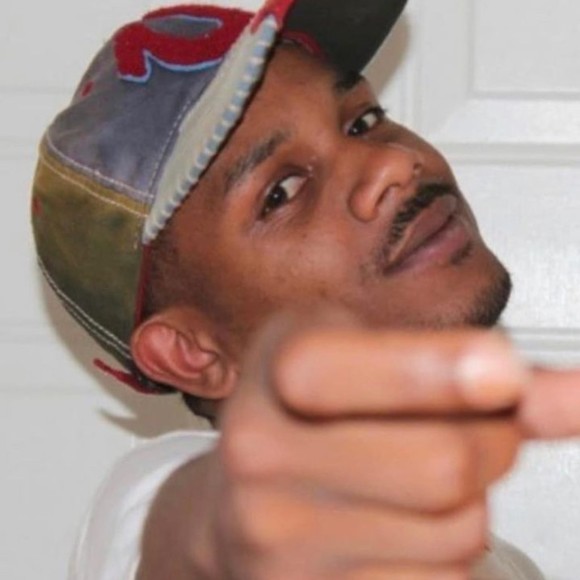 Profile Picture of Honor Honor (@honorhonor) on Poshmark