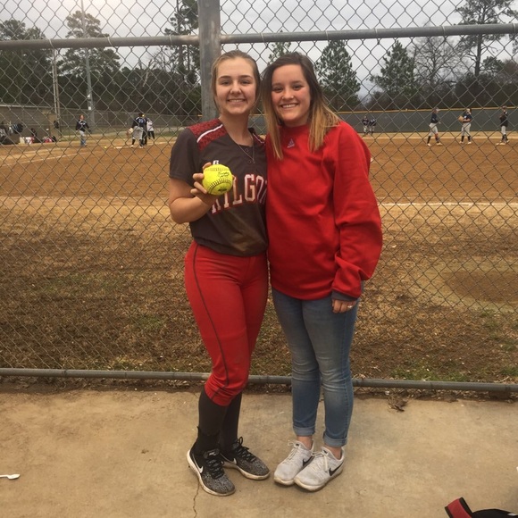 Profile Picture of Bailey Downing (@b_allsion3) on Poshmark