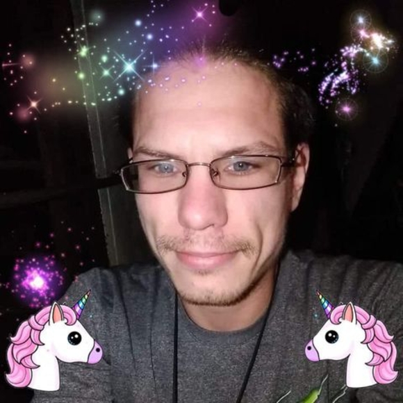Profile Picture of Shawn Sieg (@shawnsieg151) on Poshmark