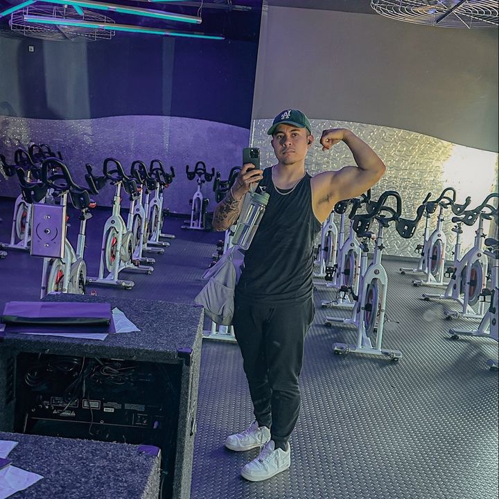 Profile Picture of Joey (@joey_talks) on Tiktok