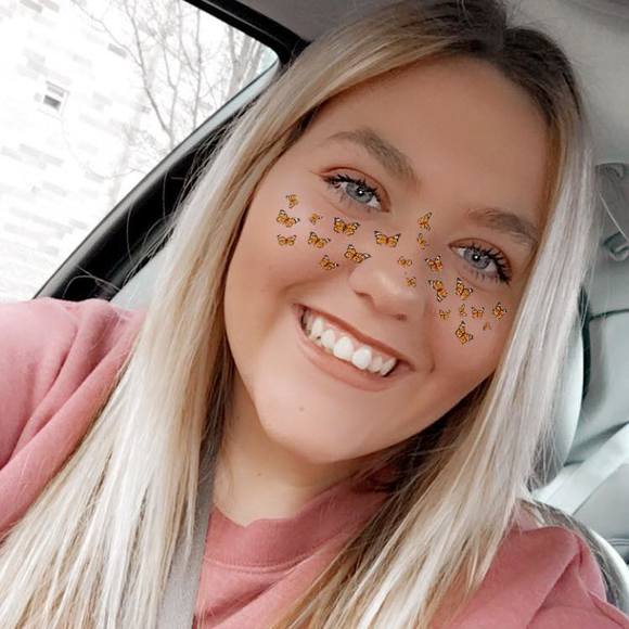 Profile Picture of Ashlee Brommer (@ashleebrom) on Poshmark