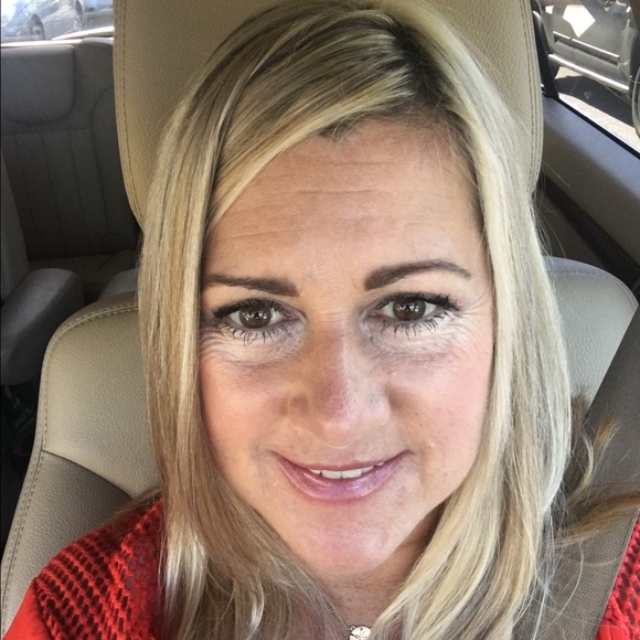 Profile Picture of Stephanie Pangle (@buffyp15) on Poshmark