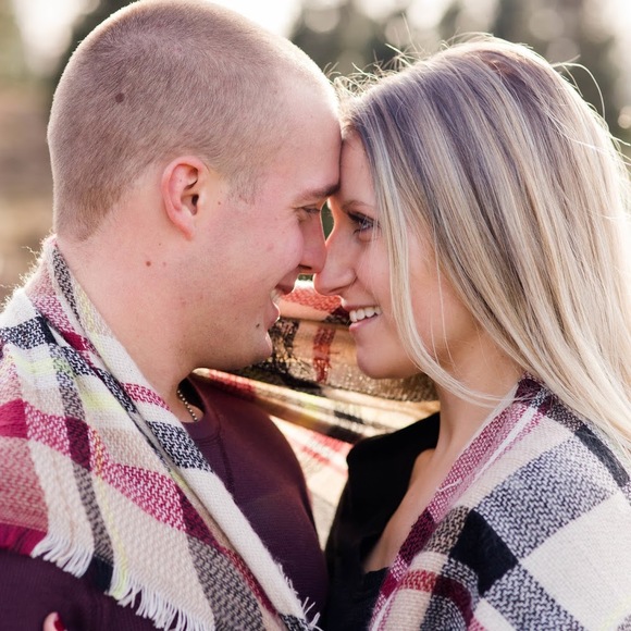 Profile Picture of Carly Gilbert (@carlygilbert17) on Poshmark