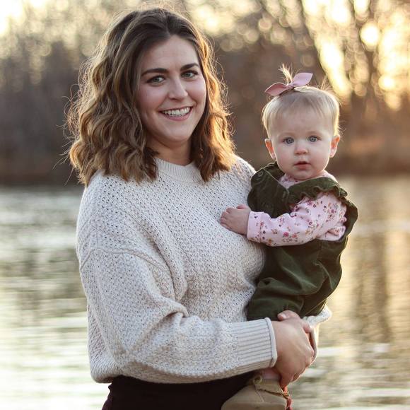 Profile Picture of Rebecca Lysinger (@rzlysinger) on Poshmark