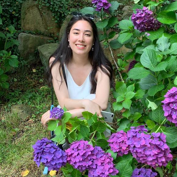 Profile Picture of Erin Eng (@eeng15) on Poshmark