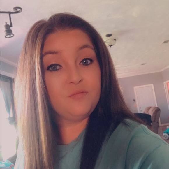 Profile Picture of Meredith Hebert (@meredith_hebert) on Poshmark