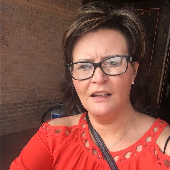 Profile Picture of Bobbie Burke (@burkeb4497) on Poshmark