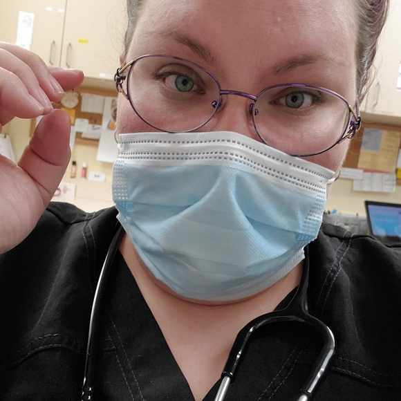 Profile Picture of Samantha Litell (@sammiannlz) on Poshmark