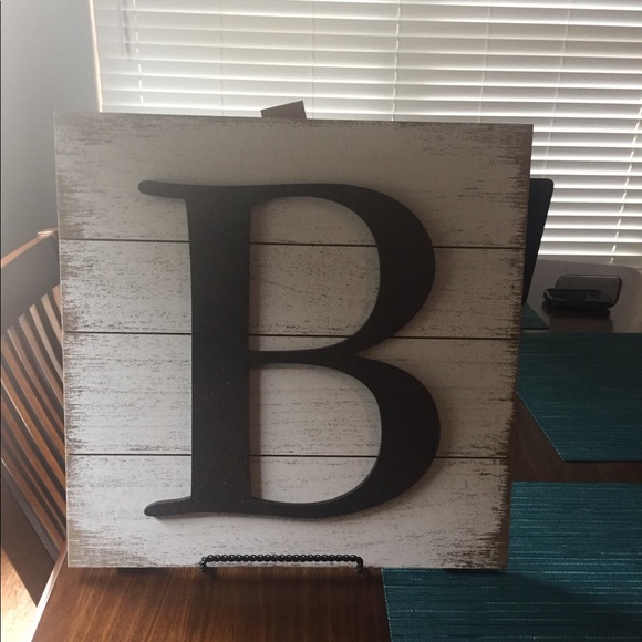 Profile Picture of Michele Hodges (@michele_hodges) on Poshmark