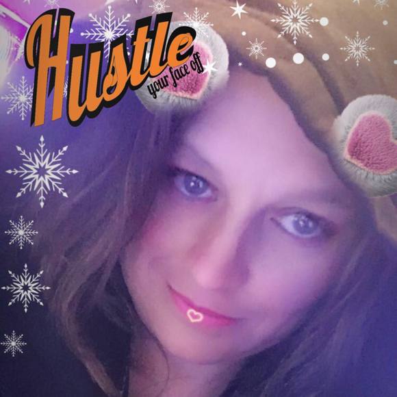 Profile Picture of Amy Misch (@amymisch) on Poshmark