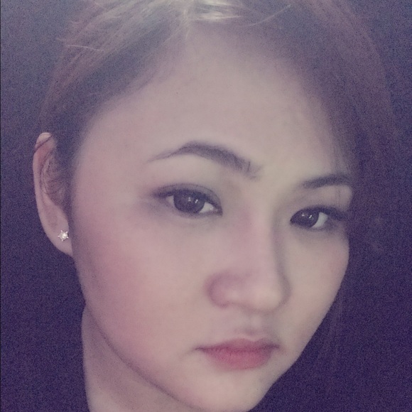 Profile Picture of Nguyen Truong (@michelletr0910) on Poshmark
