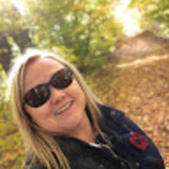 Profile Picture of Kristen Mccuaig (@kristenmccuaig) on Poshmark