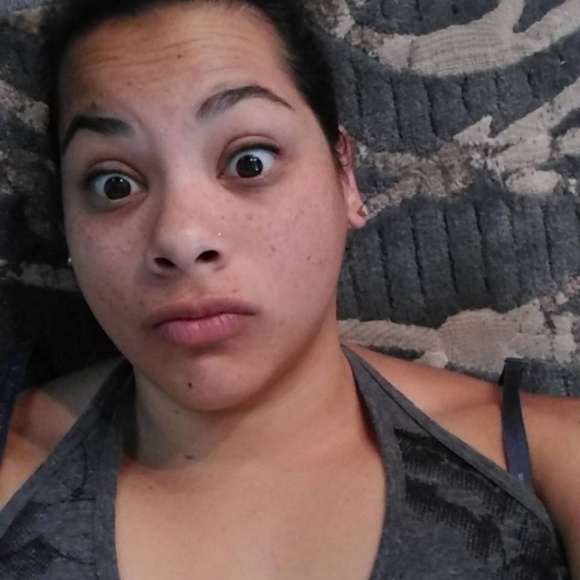 Profile Picture of Gabriella Aburto (@gabmartz) on Poshmark