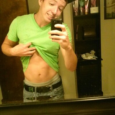 Profile Picture of Dustin Cotton (@UpAndAwayAllDay) on Twitter