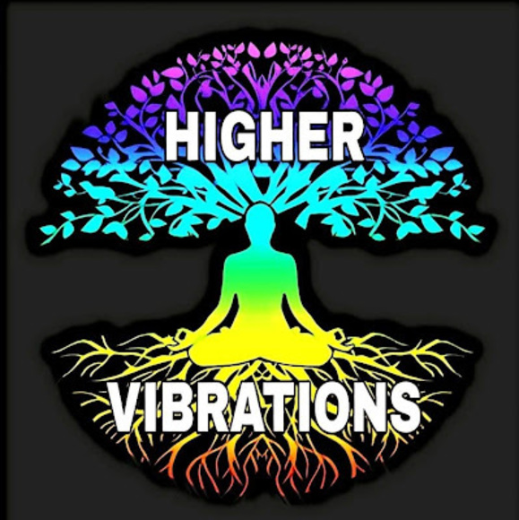 Profile Picture of Carmen Delsman (@carmendelsman) on Poshmark