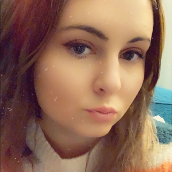 Profile Picture of Rhyanne Kucinski (@babyrhy) on Poshmark