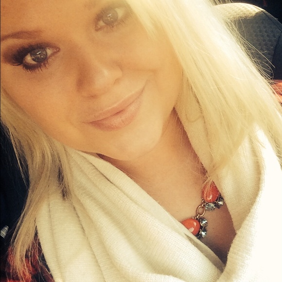 Chasity Berry - Poshmark Profile Picture of Chasity Berry (@chasberry7) on Poshmark