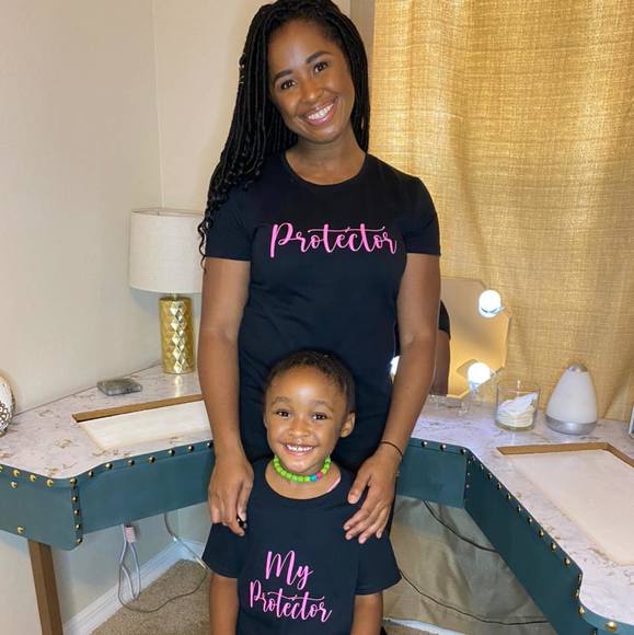 Profile Picture of Eunique Skepple (@eskepple) on Poshmark