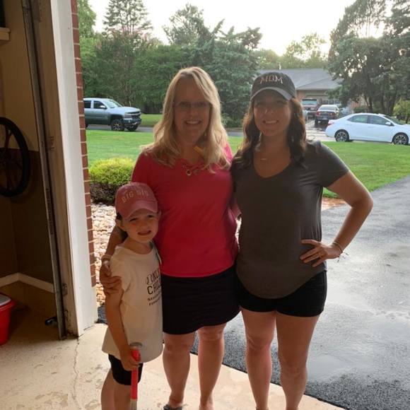 Profile Picture of Lori Almoney (@lalmoney) on Poshmark