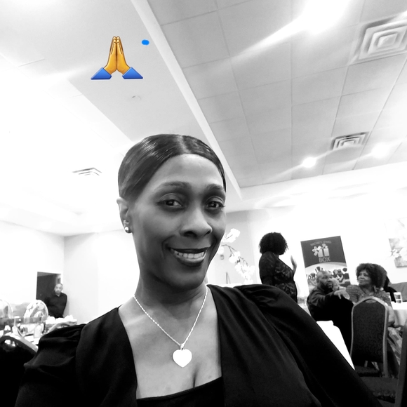 Rose Julien - Poshmark Profile Picture of Rose Julien (@rose_mariez55) on Poshmark