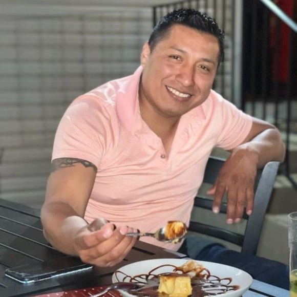 Profile Picture of Luis Cuenca (@luiscuenca) on Poshmark