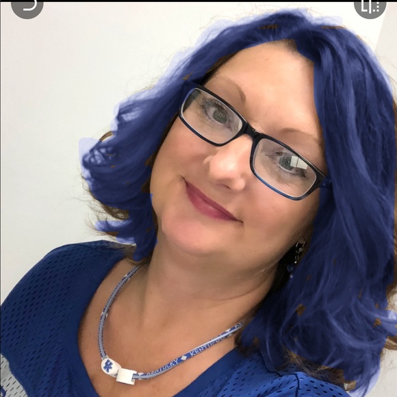 Pam Short - Poshmark Profile Picture of Pam Short (@pammysue0515) on Poshmark