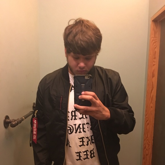 Profile Picture of Daniel Dobbs (@dobbsdanl) on Poshmark