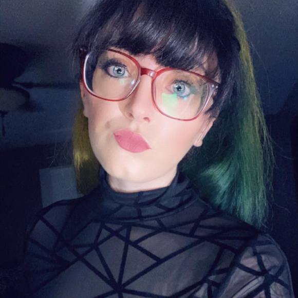 Profile Picture of Emily Springer (@emilyspringe626) on Poshmark