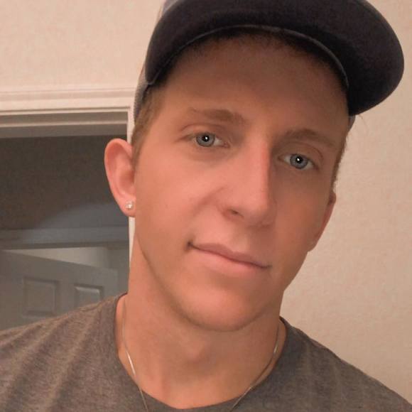 Profile Picture of Will Palmer (@willpalmer11) on Poshmark