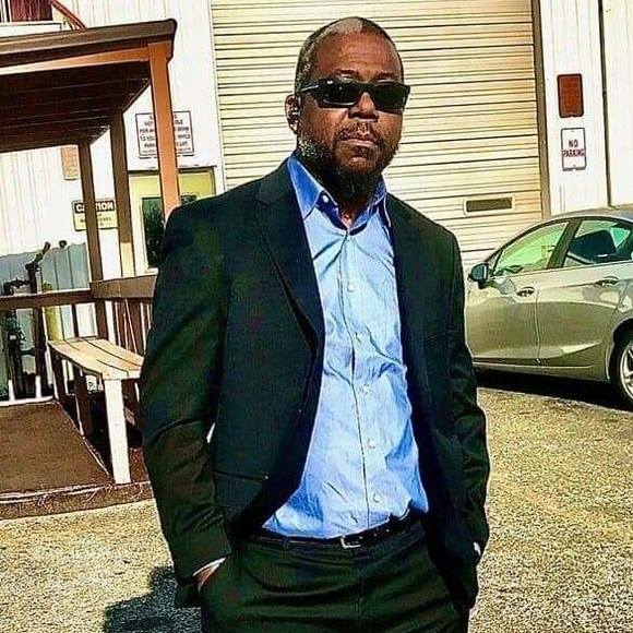 Profile Picture of Omar Thomas (@omarthomas121) on Poshmark