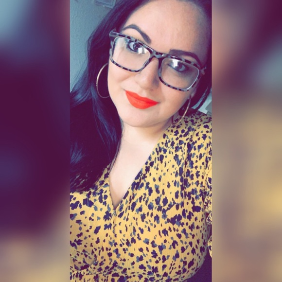 Profile Picture of Bianca Velazquez (@mokacavazos) on Poshmark