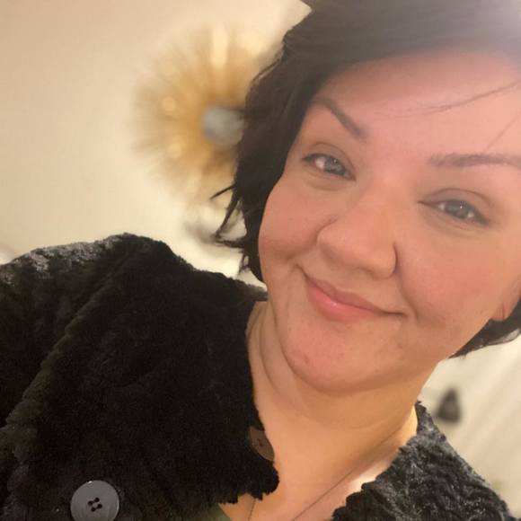 Profile Picture of Myriam Sanchez (@myriamsanch01) on Poshmark