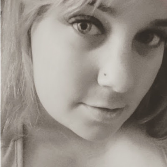 Profile Picture of Jessica Tretter (@jessicatretter) on Poshmark