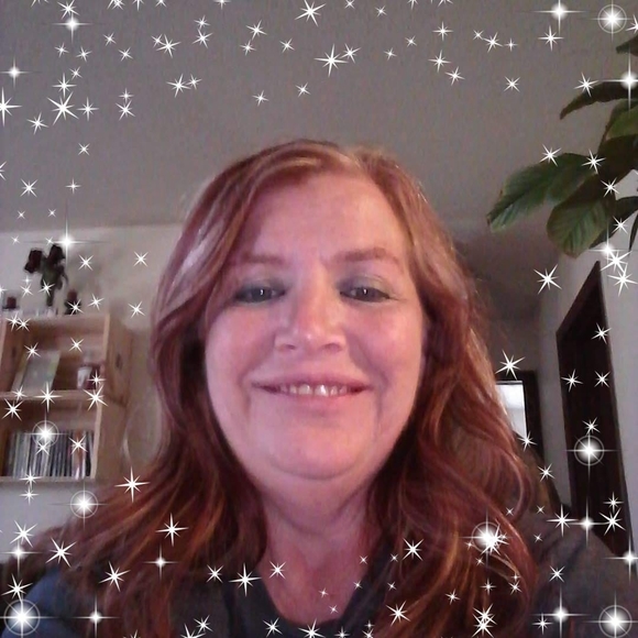 Profile Picture of Julie Dehncke wendinger (@wendinger) on Poshmark