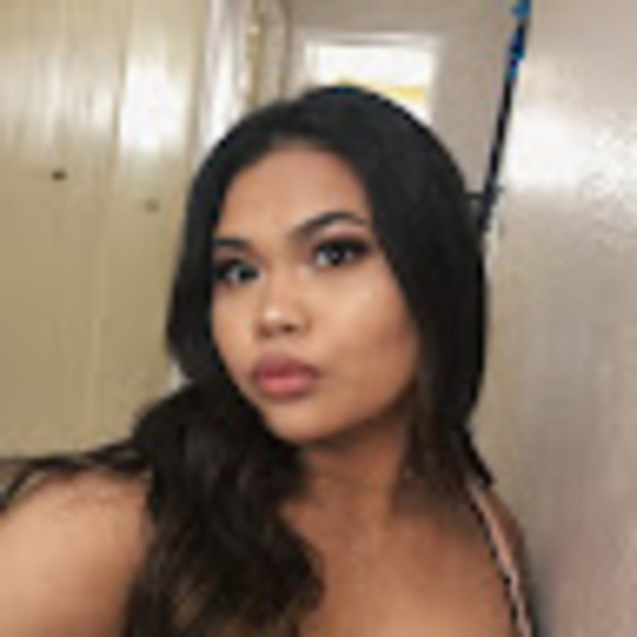 Profile Picture of Joanalyn Kealoha (@joanalynmk) on Poshmark