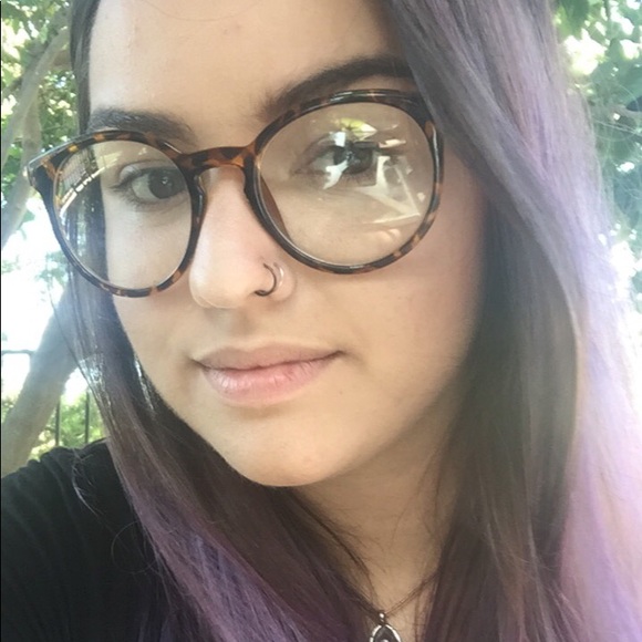 Profile Picture of Kiley Karecki (@kilesss) on Poshmark