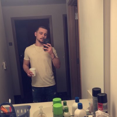Profile Picture of Jon Grayson (@Jon_Graysonn) on Twitter