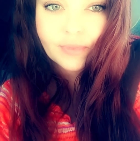 Krystal Poole - Poshmark Profile Picture of Krystal Poole (@tinkkrystal) on Poshmark