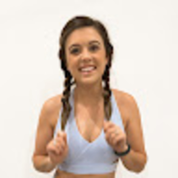 Profile Picture of Cosette Fahning (@cosettefahning) on Poshmark