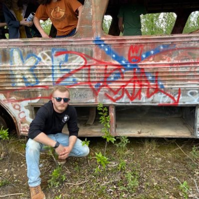 Profile Picture of Dustin Case (@DeadDiamond40) on Twitter