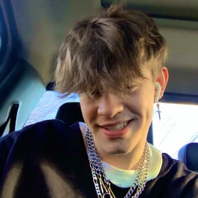 Profile Picture of Carly Holmes (@CarlyHo23043655) on Twitter