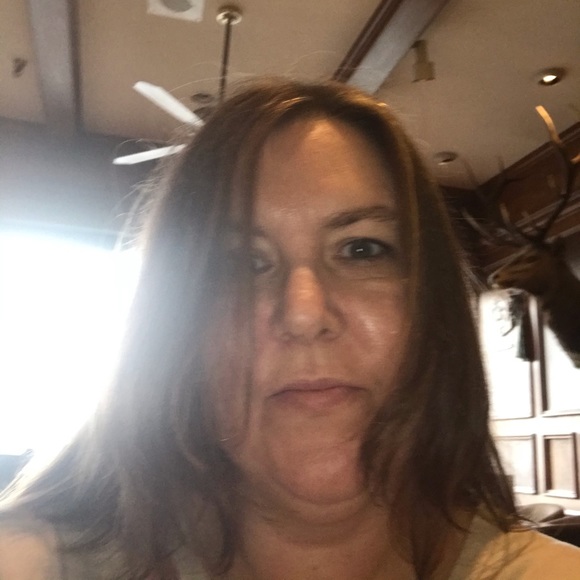 Profile Picture of Marilyn Wolfe (@mare6943) on Poshmark
