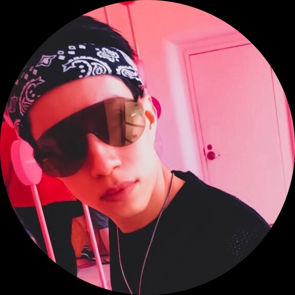 Profile Picture of David Wolfe (@davidwolfe832) on Poshmark