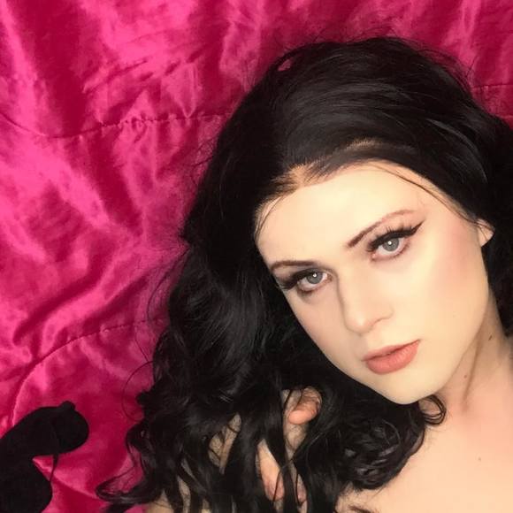 Profile Picture of Stefani Allen (@stefanigaym) on Poshmark